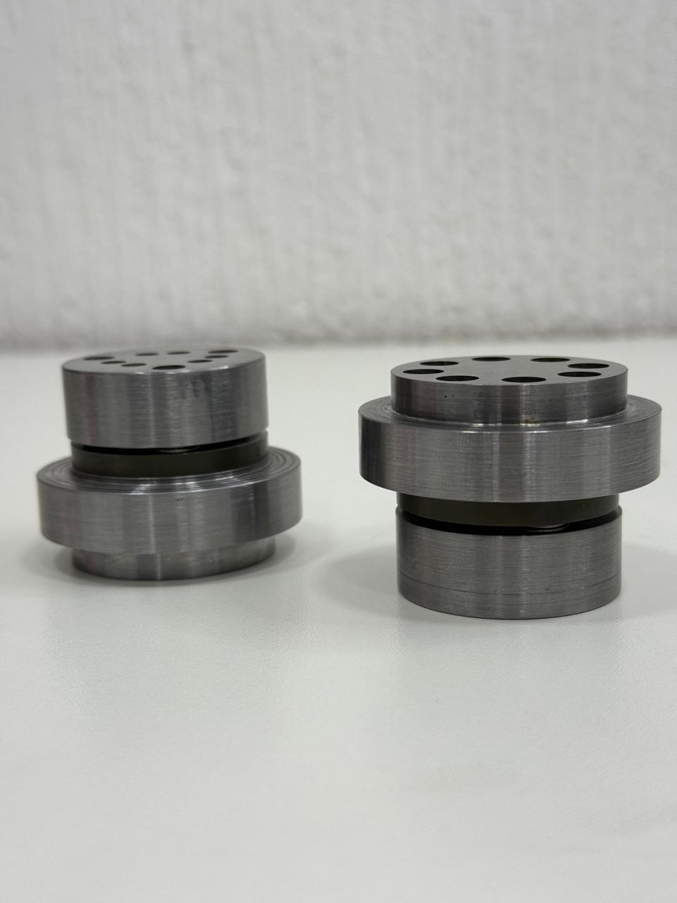 Conjuntos de válvula de compressor fotografados no acervo da Khompy